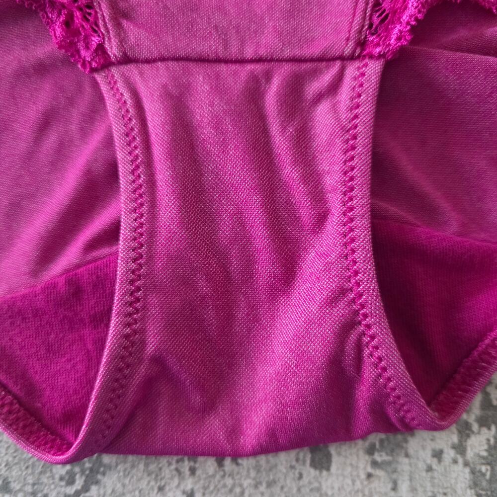 Bali "Lace Desire" Fuchsia Women's Panty Brief Size 9 NWT - Picture 5 of 6